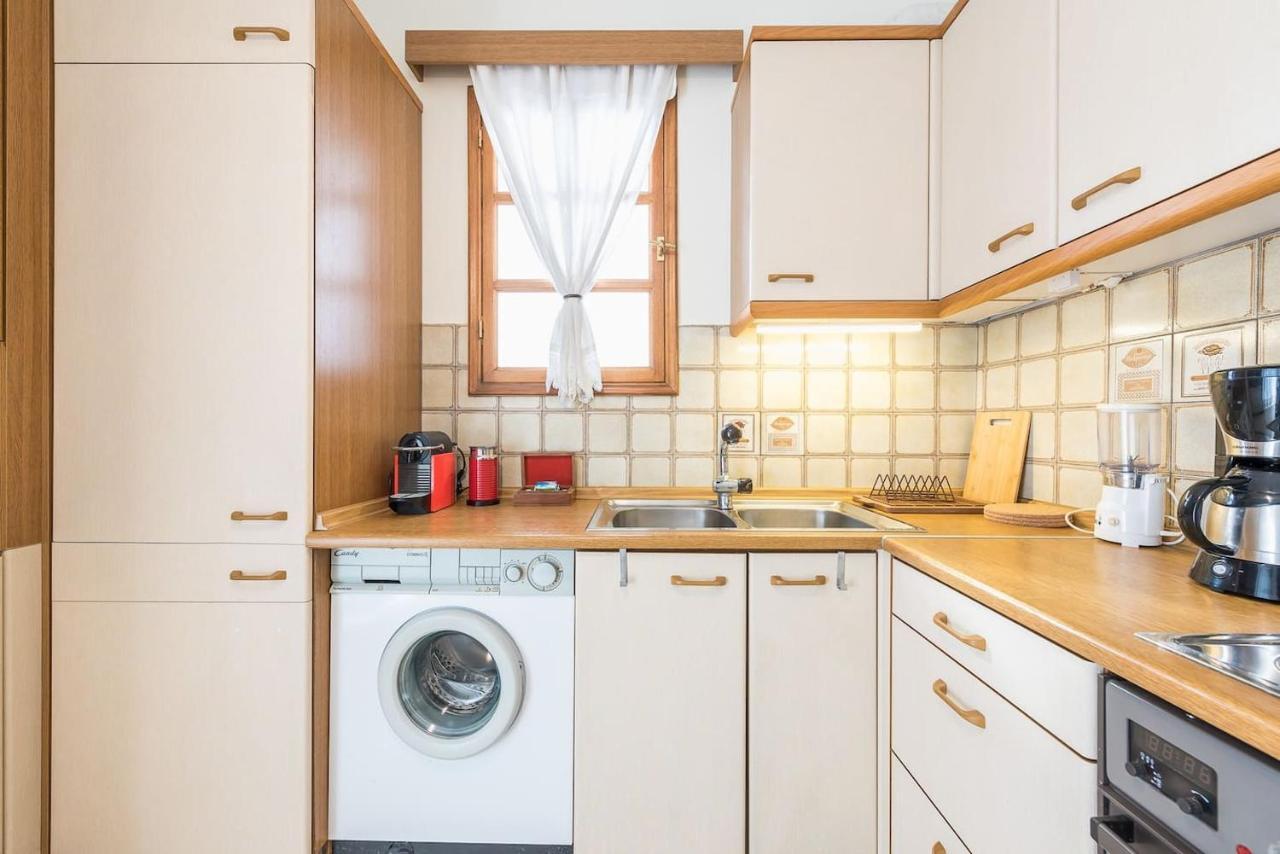 Seaside Central Apartment Athens Ngoại thất bức ảnh